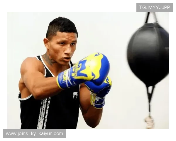 墨西哥拳手身体击打连贯无比 墨西哥拳手身体击打连贯无比