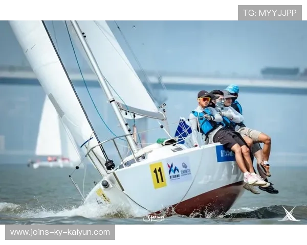 英国帆船组合冲刺破浪赢得冠军